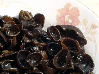 Schwarzpilz-Extraktpulver mit 10% Polysacchariden, wasserlöslich zur Blutzuckerregulierung und Hypolipidemie